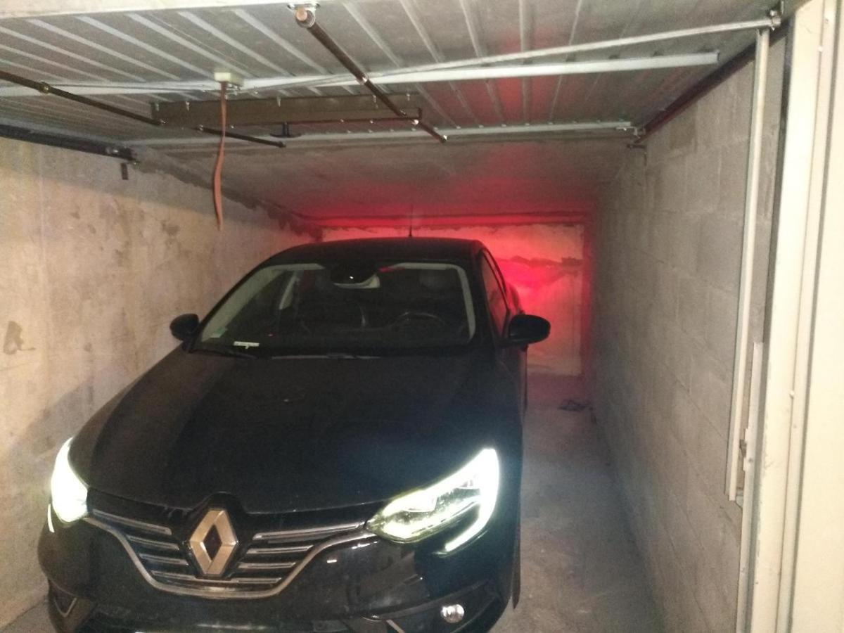 T2 En Hypercentre -Parking Prive-Clim-Proche Plage Sainte-Maxime Exteriör bild